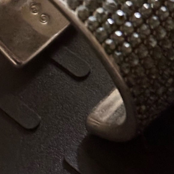 STUNNING SWAROVSKI BLACK CRYSTAL WITH CREAM LEATHER STEEL CUFF - Picture 3 of 7